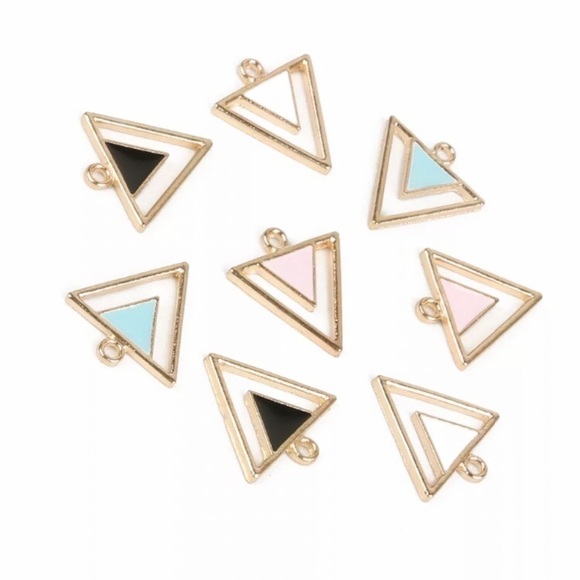 🔴 5 for $10 ONE White & Gold Triangle Shaped Pendant Zinc Alloy - Picture 2 of 8